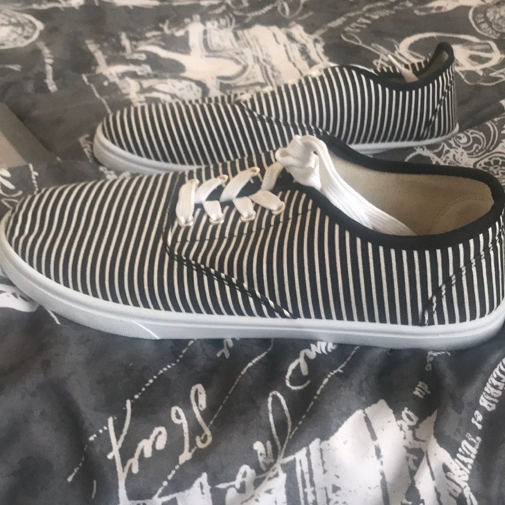 New - Picture 3 of 3